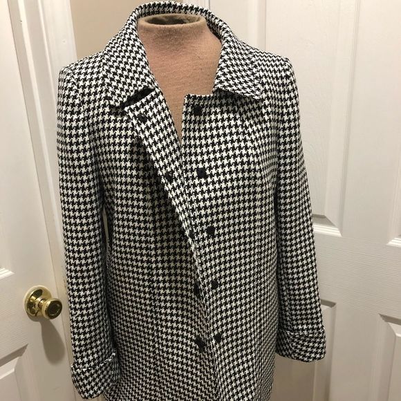 TAHARI houndstooth jacket/coat